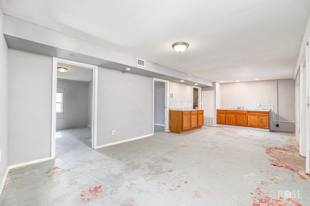 Image 14 of property listing at 1201 Koberlin St, San Angelo, TX 76903