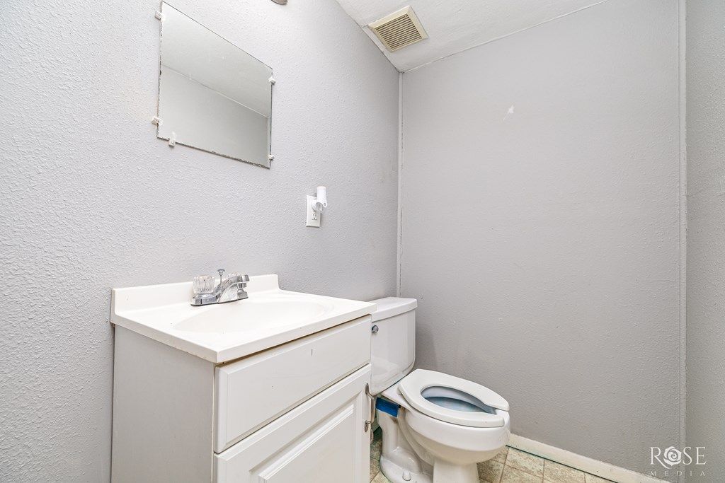 Image 20 of property listing at 1201 Koberlin St, San Angelo, TX 76903