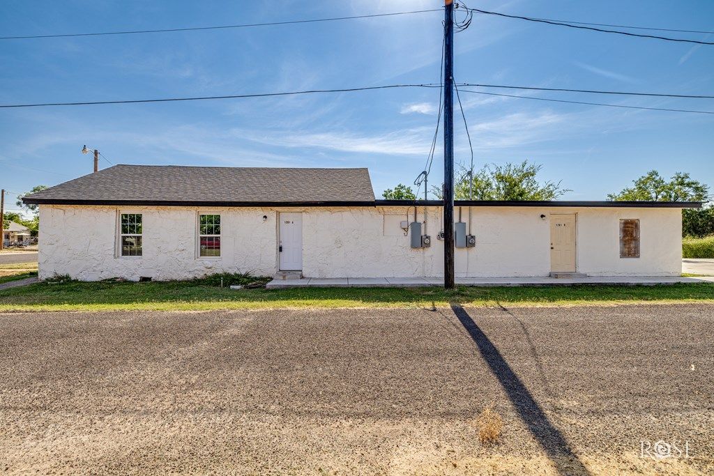 Image 6 of property listing at 1201 Koberlin St, San Angelo, TX 76903