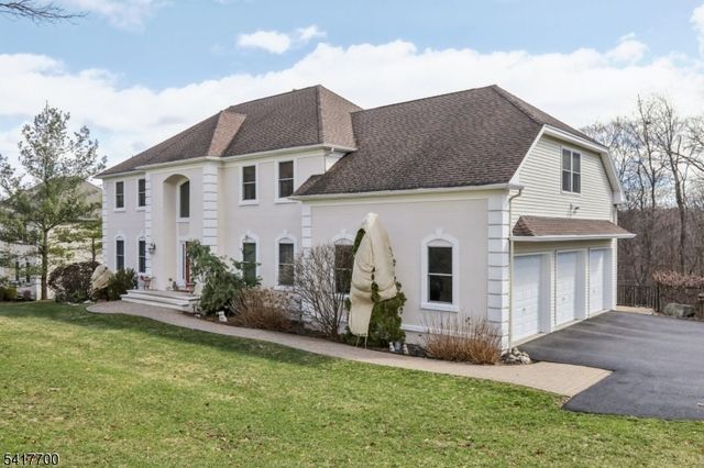 49 Boonton Ave, Kinnelon Boro, NJ 07405