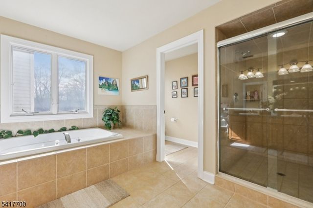 49 Boonton Ave, Kinnelon Boro, NJ 07405