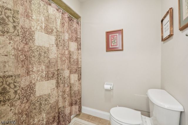 49 Boonton Ave, Kinnelon Boro, NJ 07405