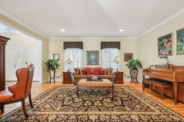 49 Boonton Ave, Kinnelon Boro, NJ 07405