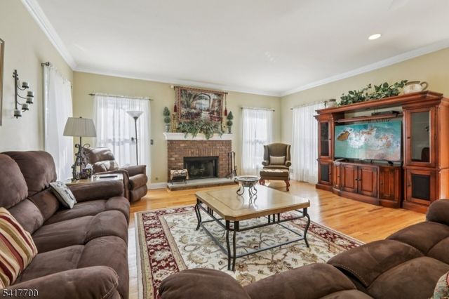 49 Boonton Ave, Kinnelon Boro, NJ 07405