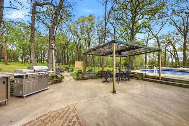 711 County Road 162, Gainesville, TX 76240