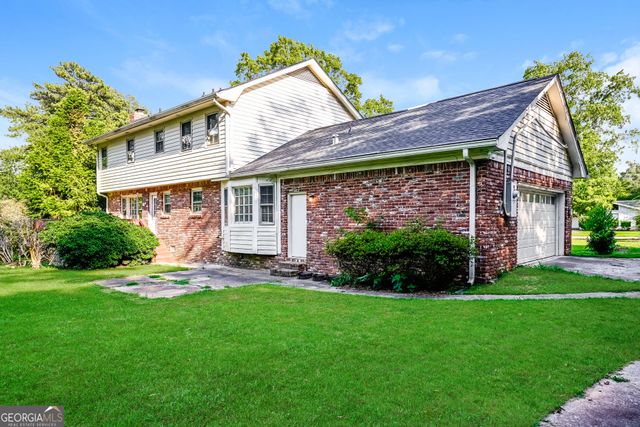 2216 Country Club Drive SE, Conyers, GA 30013