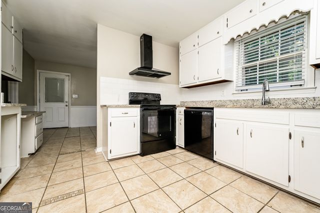 2216 Country Club Drive SE, Conyers, GA 30013