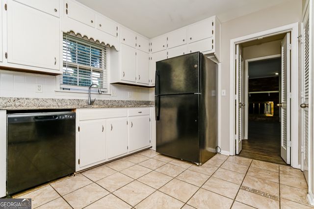 2216 Country Club Drive SE, Conyers, GA 30013