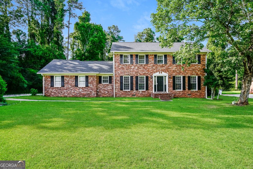 2216 Country Club Drive SE, Conyers, GA 30013