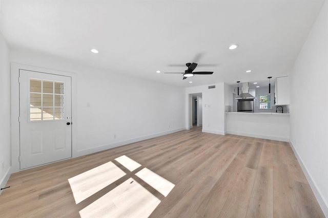 1514 Wirt Road 4, Houston, TX 77055