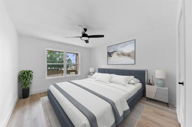 1514 Wirt Road 4, Houston, TX 77055