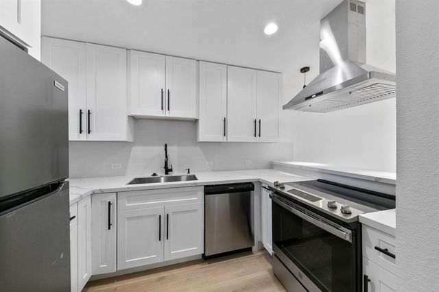 1514 Wirt Road 4, Houston, TX 77055