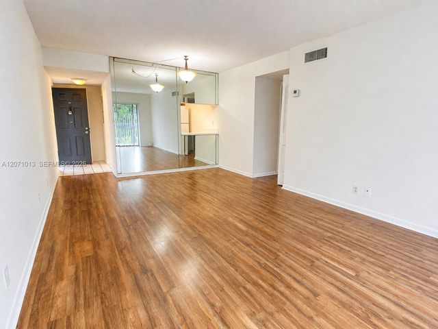 1820 N Congress Avenue 305, West Palm Beach, FL 33401