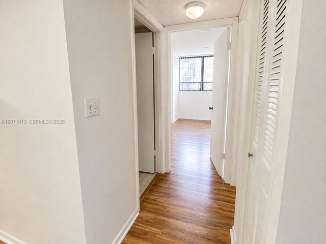 1820 N Congress Avenue 305, West Palm Beach, FL 33401
