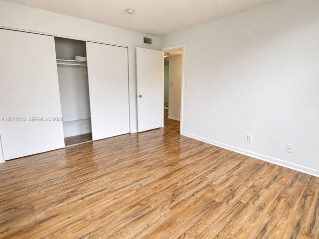 1820 N Congress Avenue 305, West Palm Beach, FL 33401