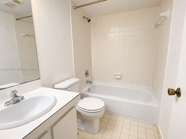 1820 N Congress Avenue 305, West Palm Beach, FL 33401