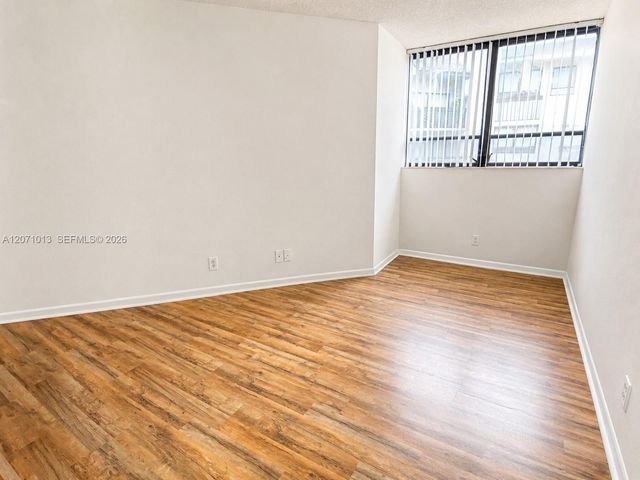 1820 N Congress Avenue 305, West Palm Beach, FL 33401