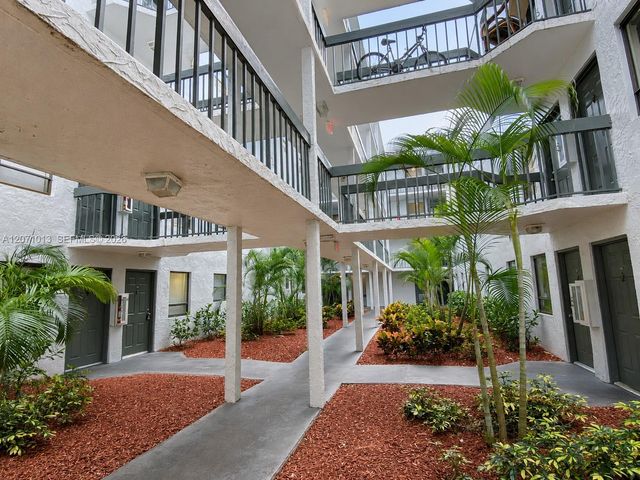 1820 N Congress Avenue 305, West Palm Beach, FL 33401