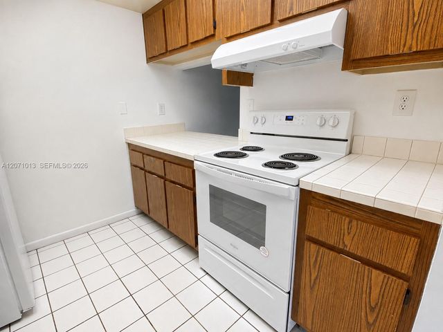 1820 N Congress Avenue 305, West Palm Beach, FL 33401
