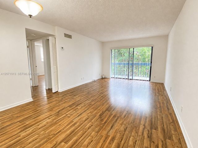 1820 N Congress Avenue 305, West Palm Beach, FL 33401