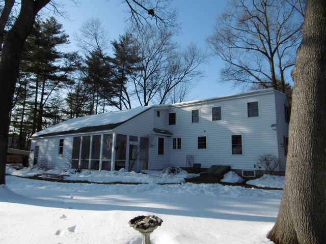 7 Seabee Street, Bedford, NH 03110