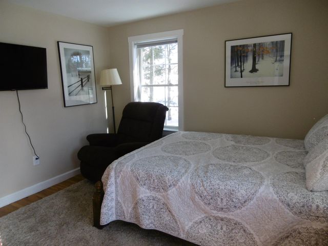 7 Seabee Street, Bedford, NH 03110