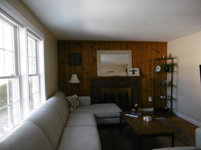 7 Seabee Street, Bedford, NH 03110