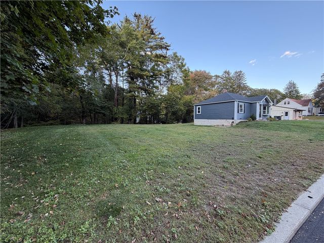 65 Angus Street, Coventry, RI 02816