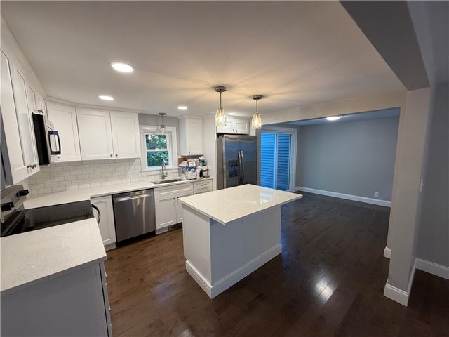 65 Angus Street, Coventry, RI 02816