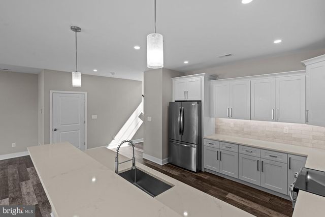 1206 PLYMOUTH AVE, Bristol, PA 19007