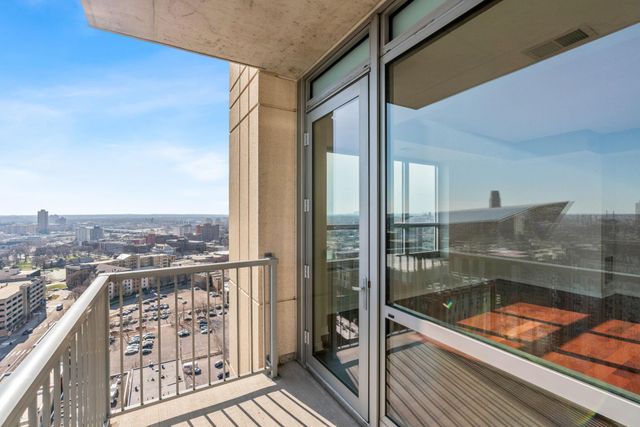 929 Portland Avenue 2005, Minneapolis, MN 55404