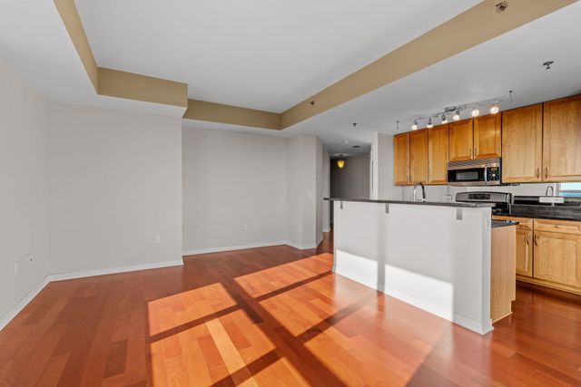 929 Portland Avenue 2005, Minneapolis, MN 55404