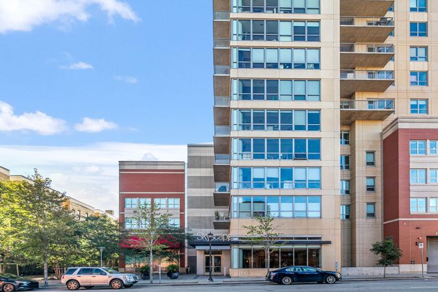 929 Portland Avenue 2005, Minneapolis, MN 55404