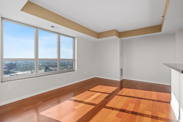 929 Portland Avenue 2005, Minneapolis, MN 55404