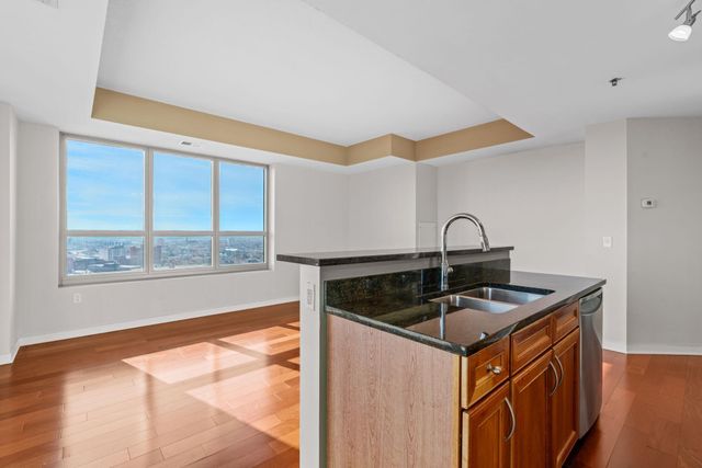 929 Portland Avenue 2005, Minneapolis, MN 55404