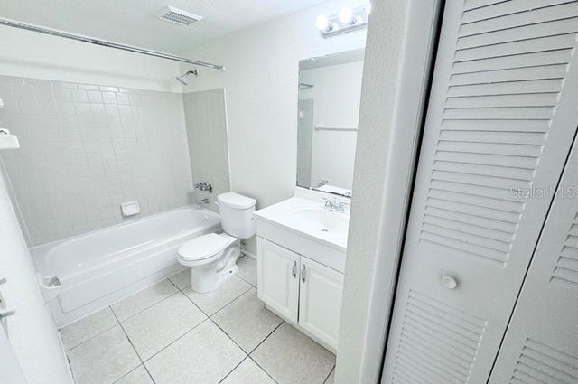 2856 SOMERSET PARK DRIVE 102, Tampa, FL 33613