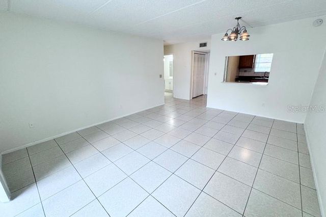 2856 SOMERSET PARK DRIVE 102, Tampa, FL 33613