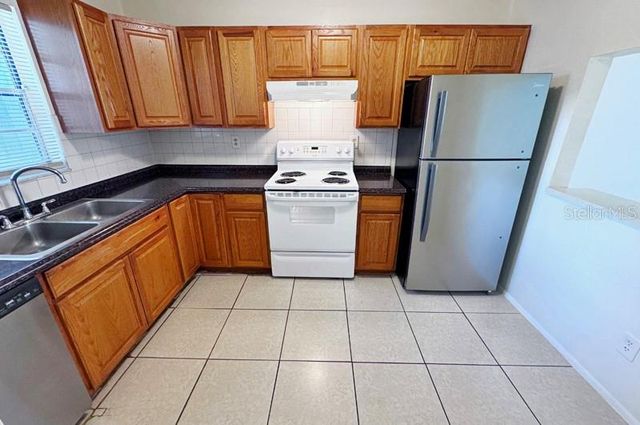 2856 SOMERSET PARK DRIVE 102, Tampa, FL 33613