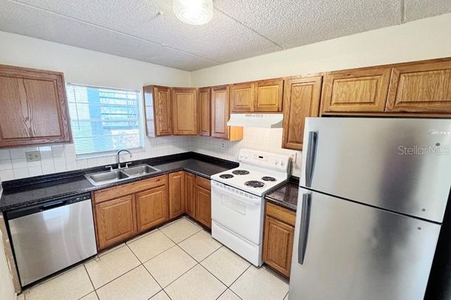 2856 SOMERSET PARK DRIVE 102, Tampa, FL 33613