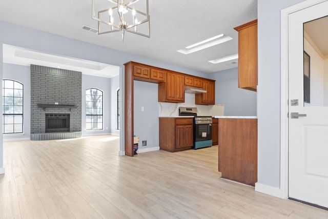 655 E Reindeer Road, Lancaster, TX 75146