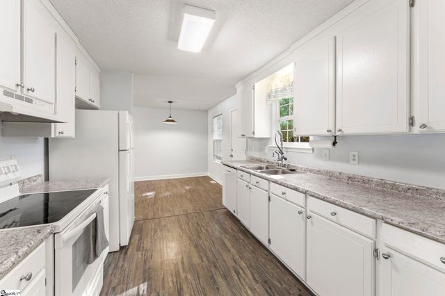 52 Charterhouse Avenue, Piedmont, SC 29673