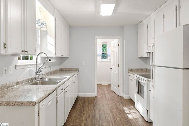 52 Charterhouse Avenue, Piedmont, SC 29673