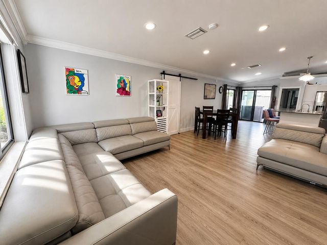 6995 NW 5TH Avenue, Boca Raton, FL 33487