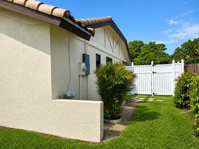 6995 NW 5TH Avenue, Boca Raton, FL 33487