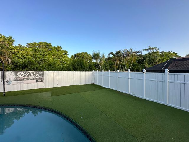 6995 NW 5TH Avenue, Boca Raton, FL 33487
