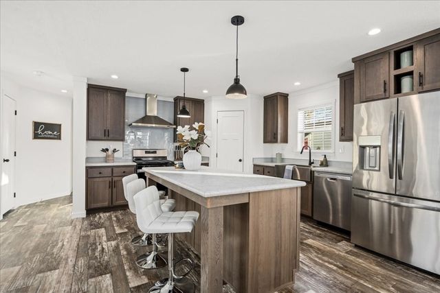 6 Berry Farms Road 63, Sturbridge, MA 01566