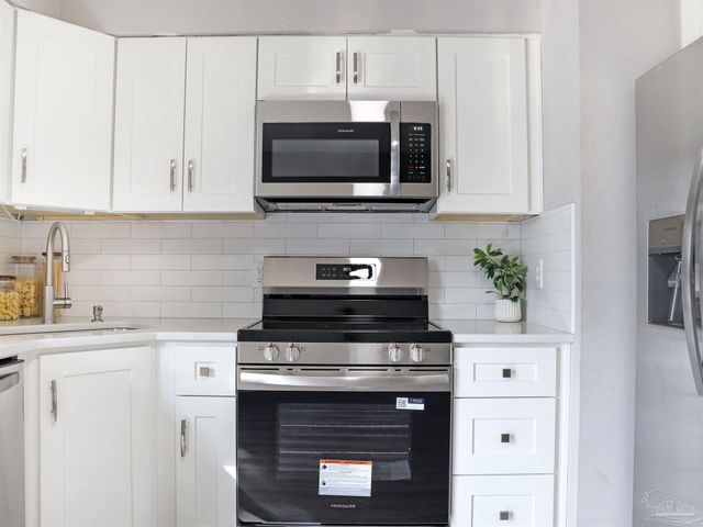 2811 Langley Ave 221, Pensacola, FL 32504