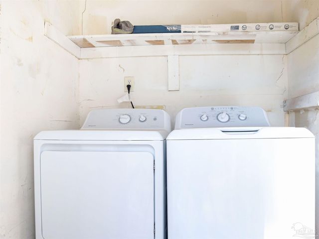 2811 Langley Ave 221, Pensacola, FL 32504