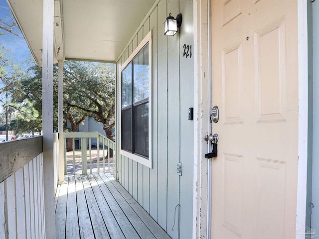 2811 Langley Ave 221, Pensacola, FL 32504