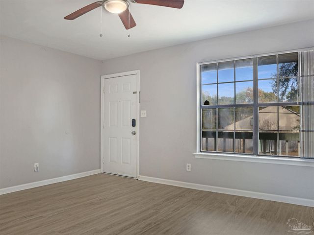 2811 Langley Ave 221, Pensacola, FL 32504